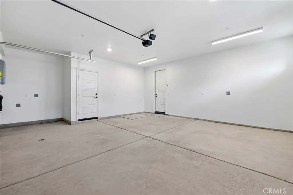 Irvine, California 92618, United States, 3 Bedrooms Bedrooms, ,4 BathroomsBathrooms,Residential,Active,226948