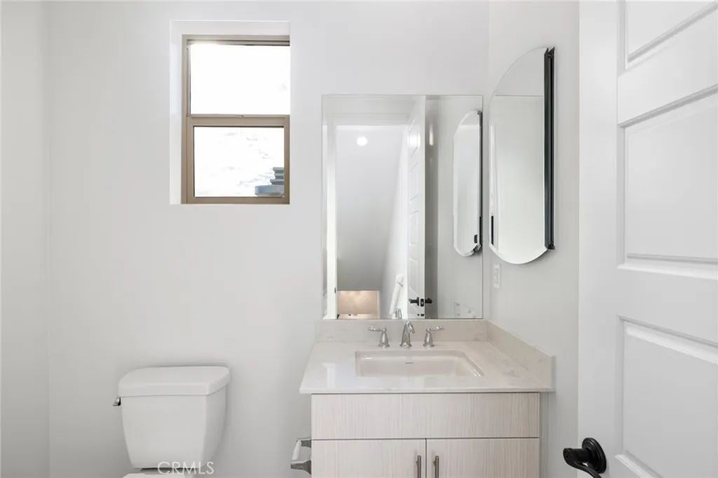 Irvine, California 92618, United States, 3 Bedrooms Bedrooms, ,4 BathroomsBathrooms,Residential,Active,226948