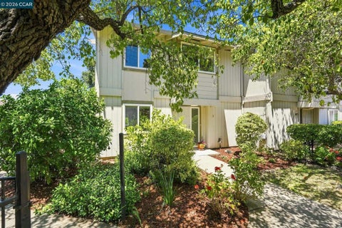 Photo of 1725 Landana Drive DR #3, Concord, CA 94519 (MLS # 41142515)