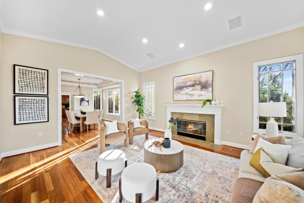 23666 Black Oak Way