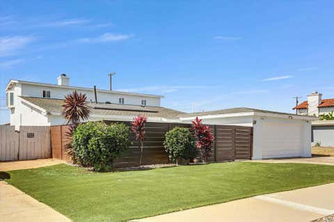 Photo of 819 Iris Avenue, Imperial Beach, CA 91932 (MLS # NDP2606550)