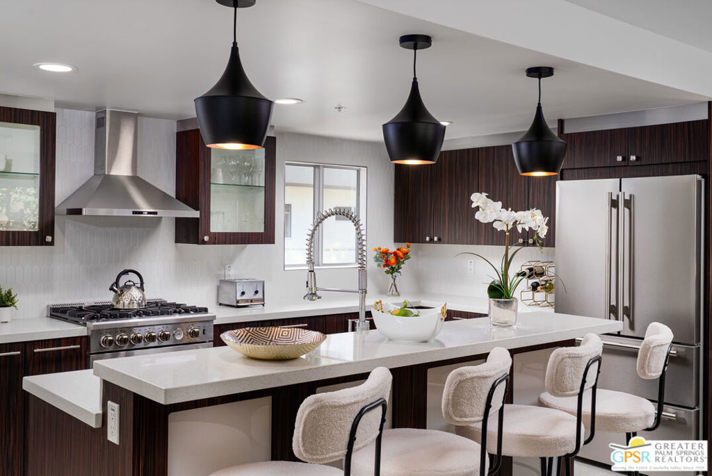 588 E San Lorenzo Road 206