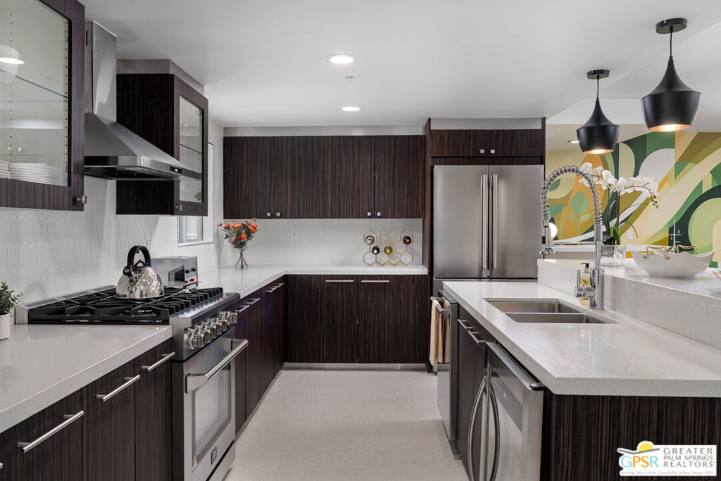 588 E San Lorenzo Road 206