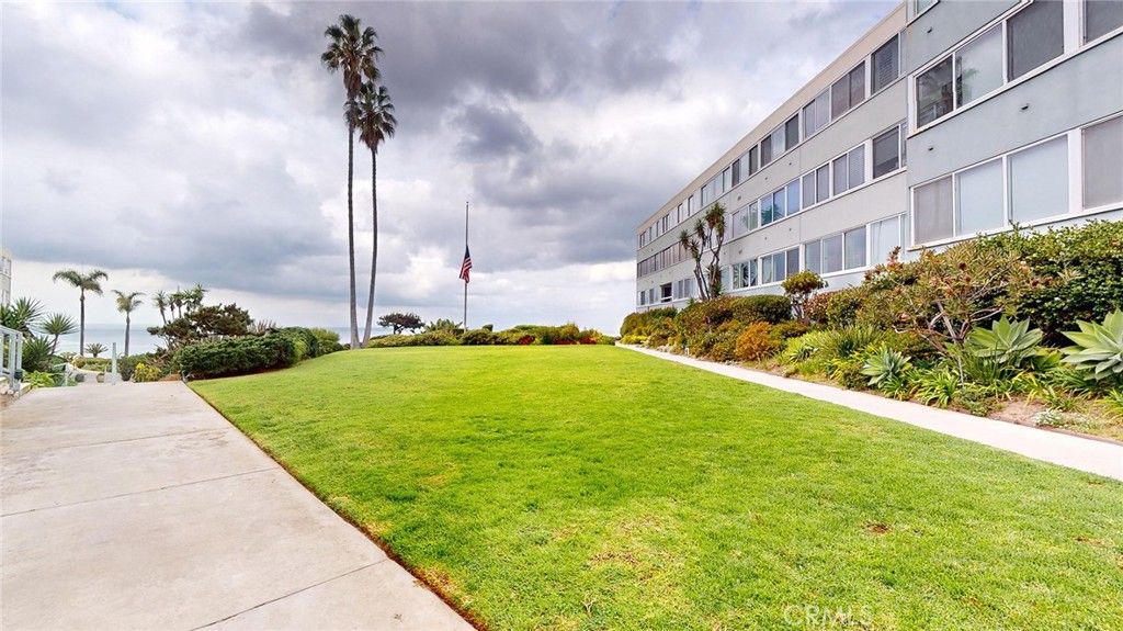 listing image 130721773306715109585