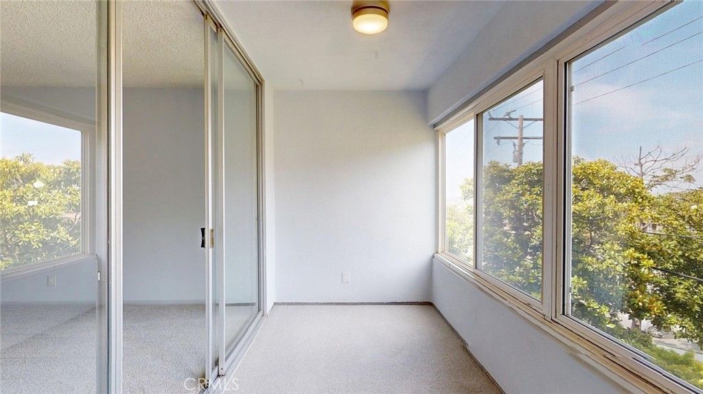 listing image 130724438175062861857