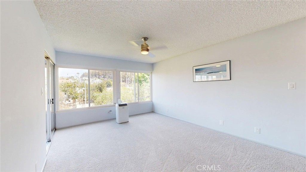 listing image 130725847503432568102