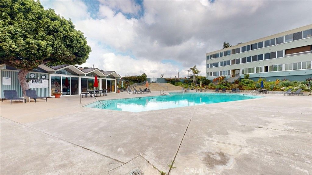 listing image 130724067384869554131