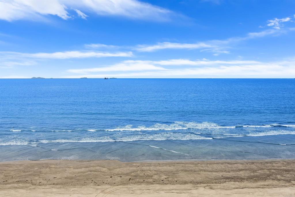 1760 Avenida del Mundo #805