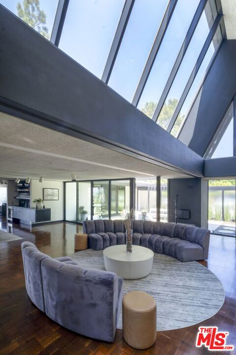 1100 Paso Alto Drive