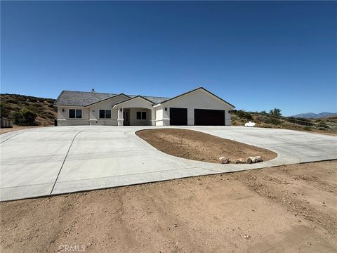 5920 Bandicoot Trail Hesperia CA 92345