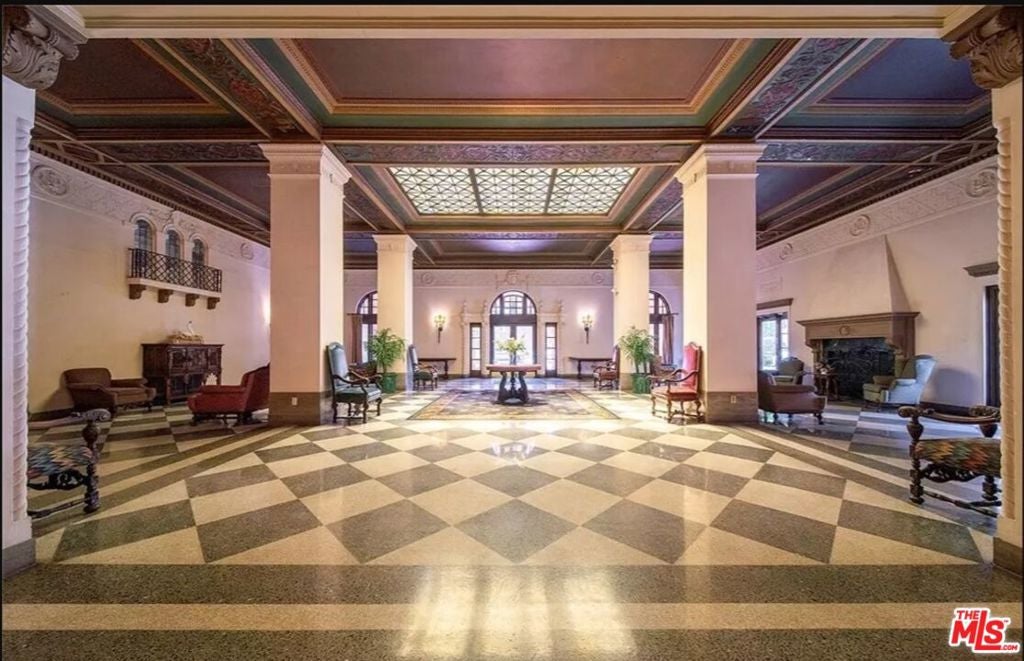 315 W 3rd Street 203