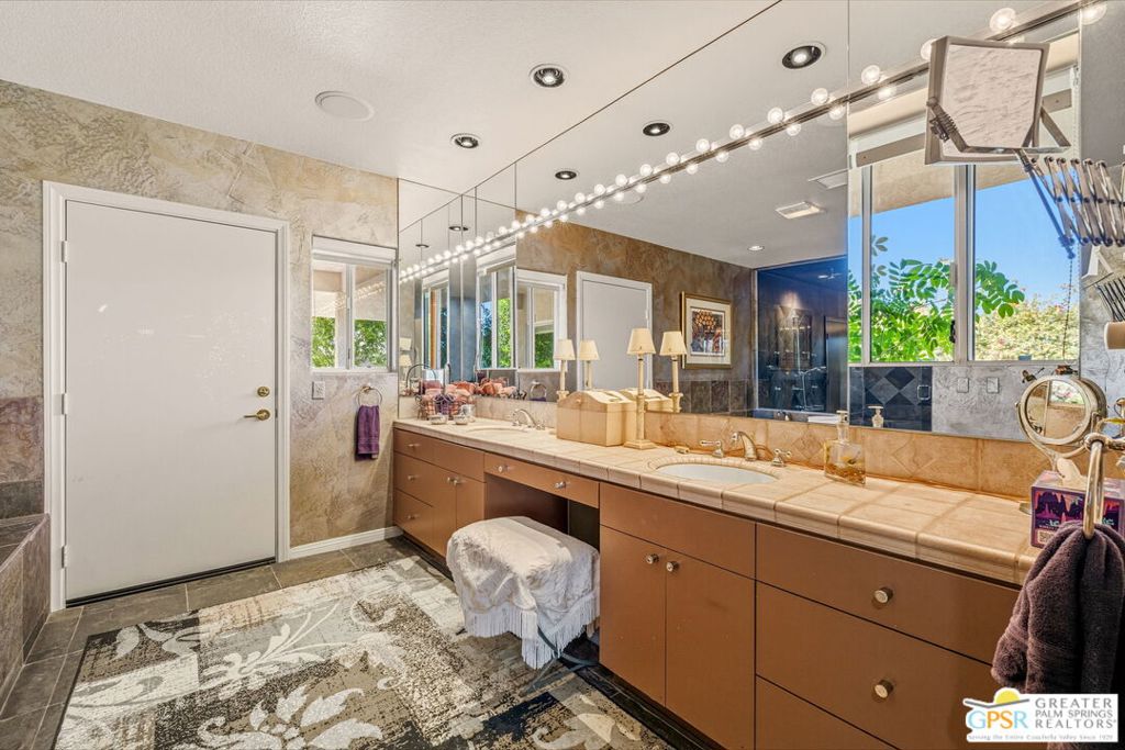 Canyon Cove-805 - Residential