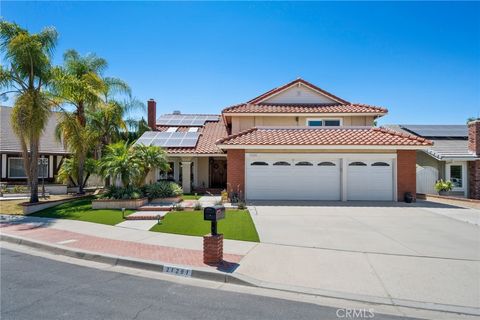 21291 Calle Recreo Lake Forest CA 92630