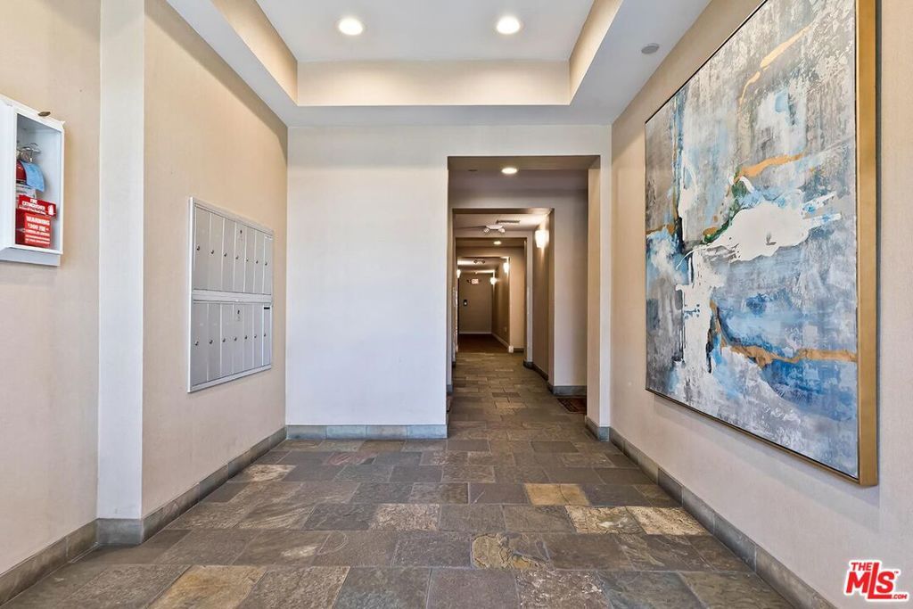 Photo of 1241 S Westgate Avenue #203, Los Angeles, CA 90025 (MLS # 25586891)