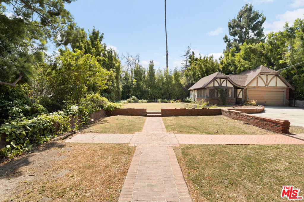 Properties 4 443 S June Street