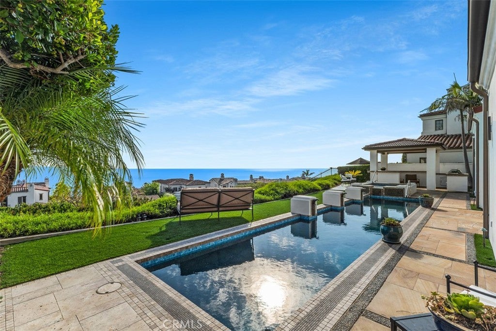 Photo of 14 Rockshore BLF, Newport Coast, CA 92657 (MLS # LG26159425)