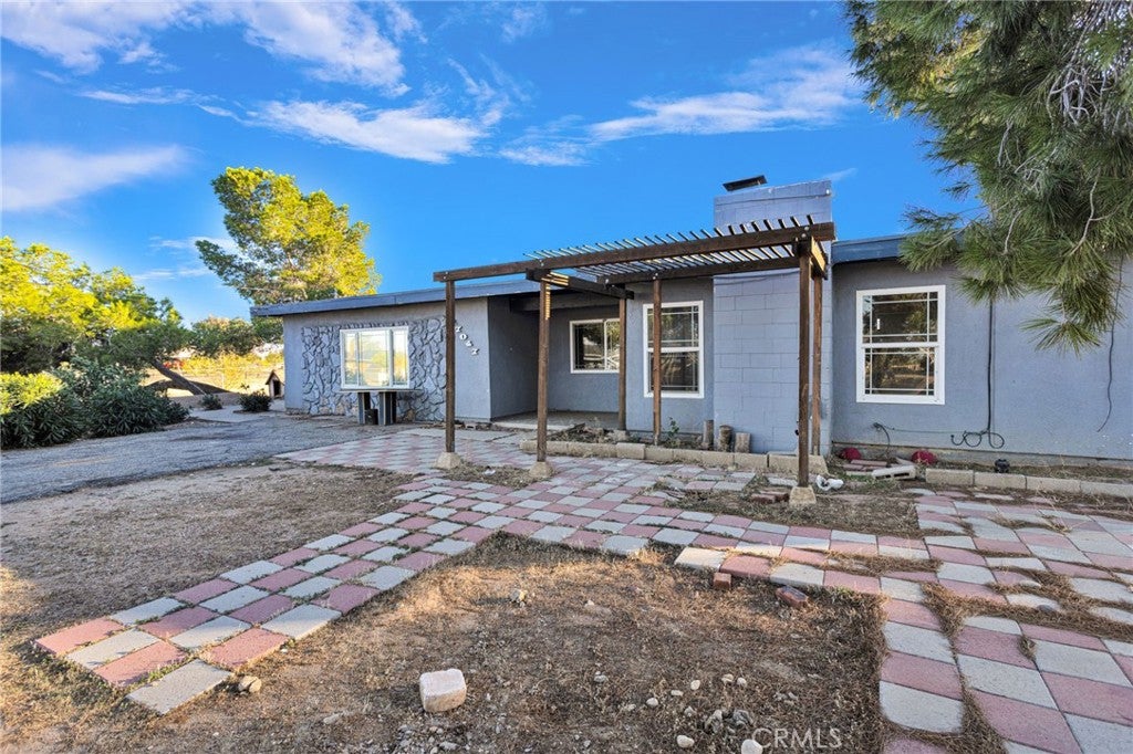 17047 Eucalyptus Street