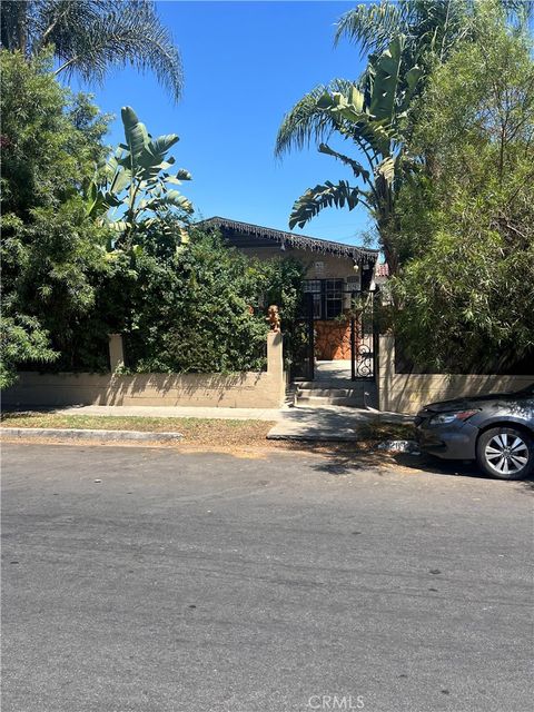 Photo of 2928 budlong Avenue, Los Angeles, CA 90007 (MLS # WS25199679) Photo of 2928 budlong Avenue, Los Angeles, CA 90007 (MLS # WS25199679)