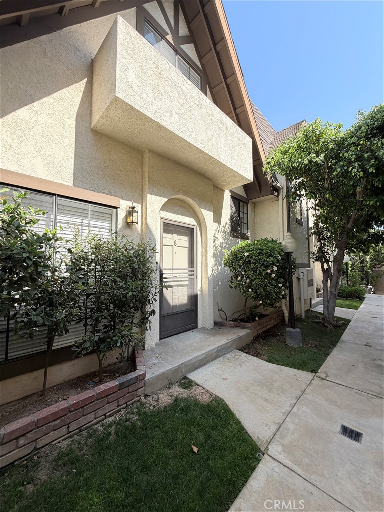511 S El Molino