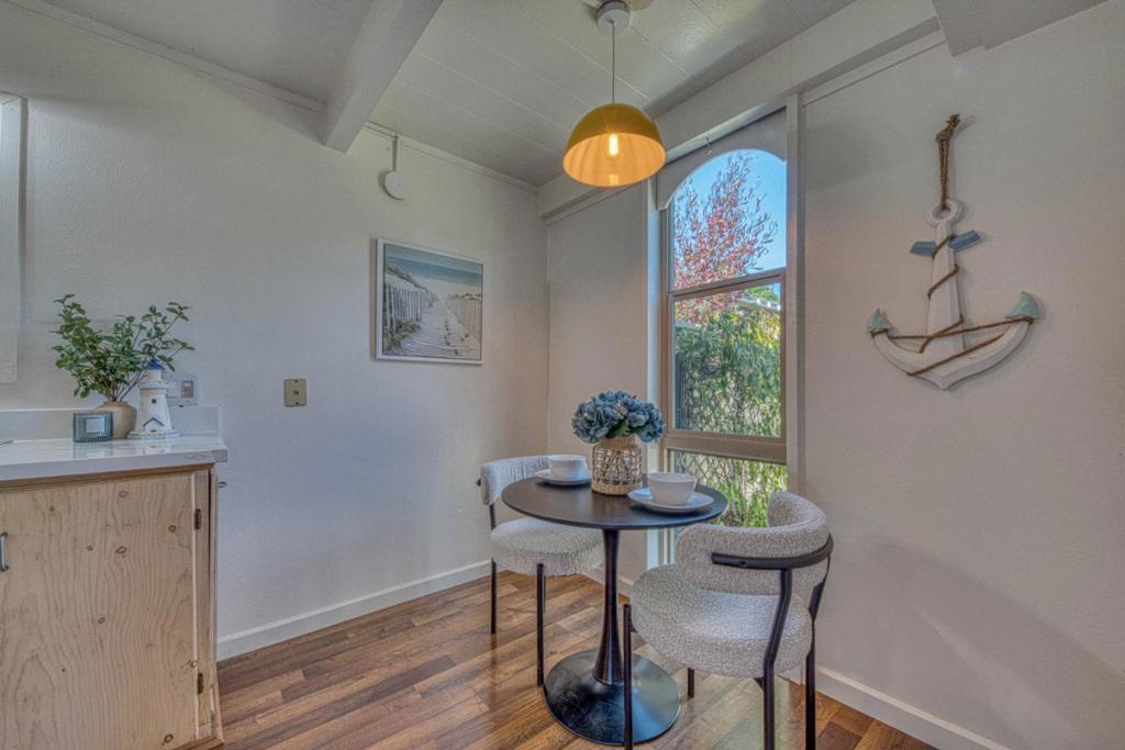 451 Dela Vina Avenue 108