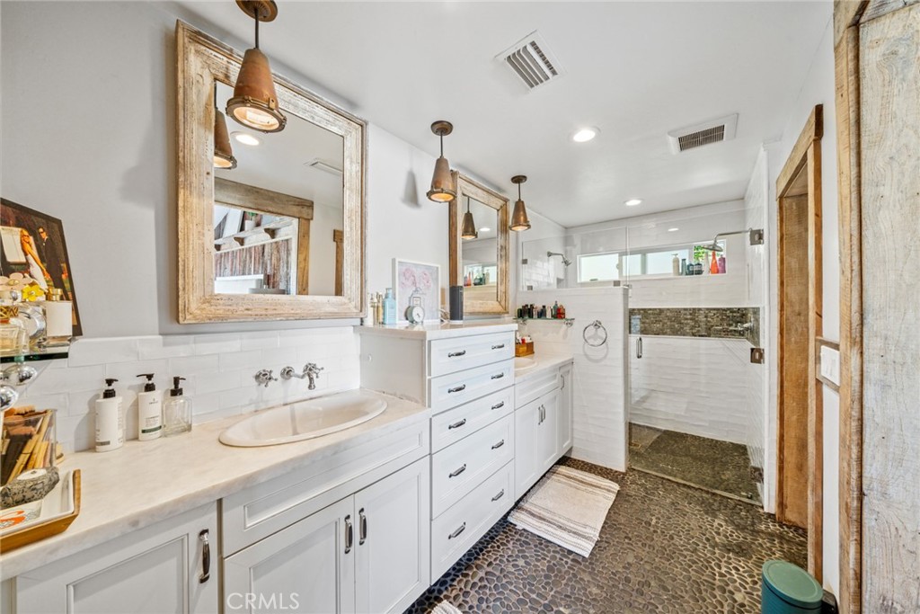 Mizener Custom Homes (MZ) - Residential Lease