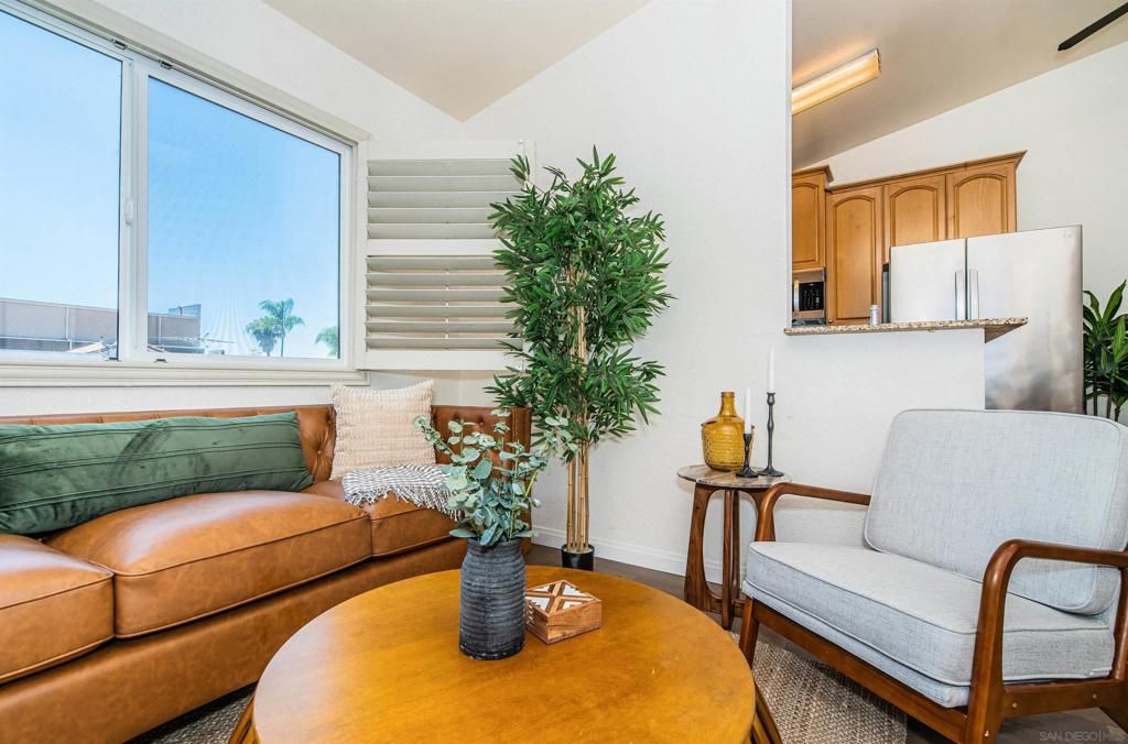 listing image 130729890127382677761