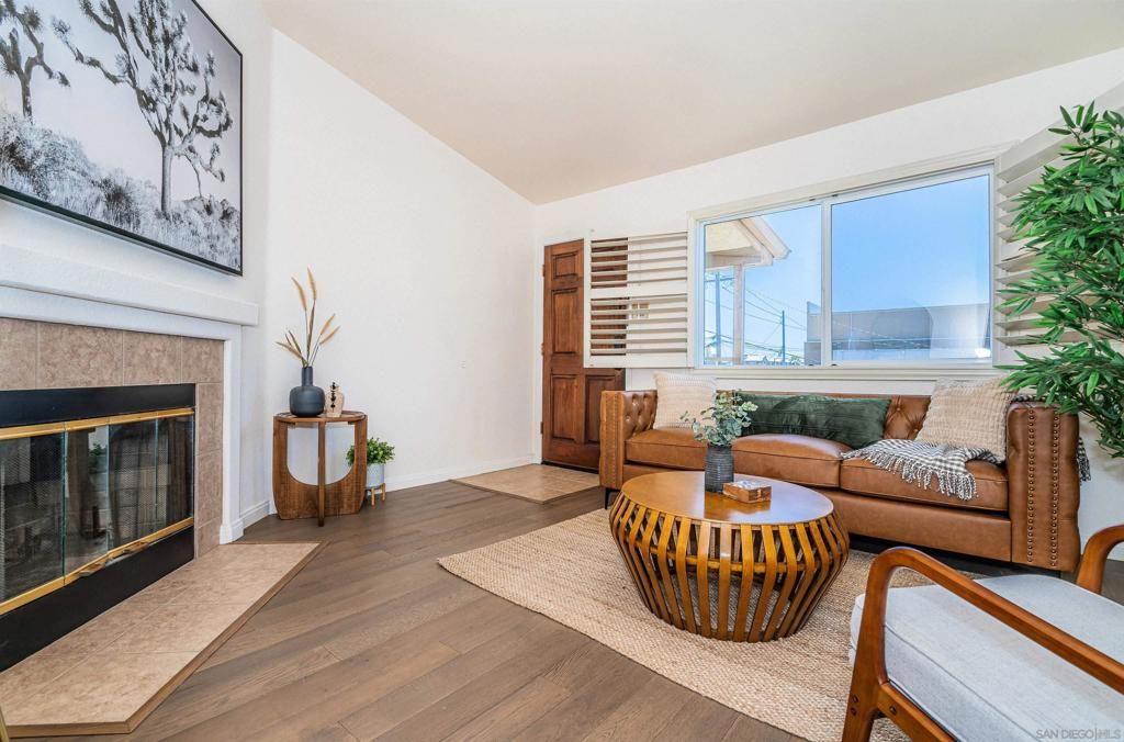listing image 130722758880315060586