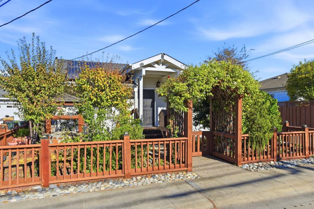 3809 Colegrove Street