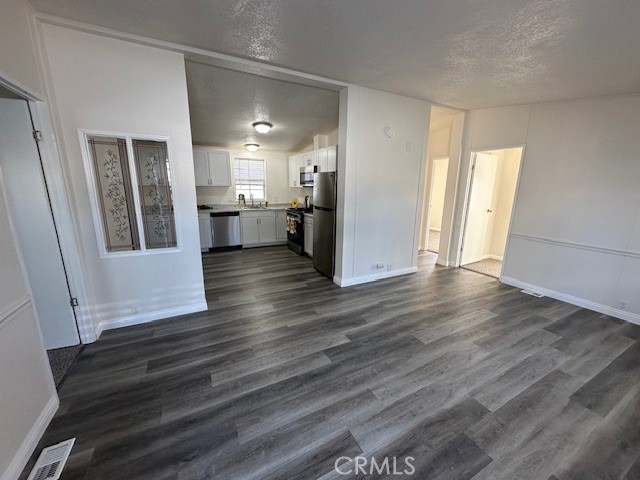 880 N. Lake Street 82