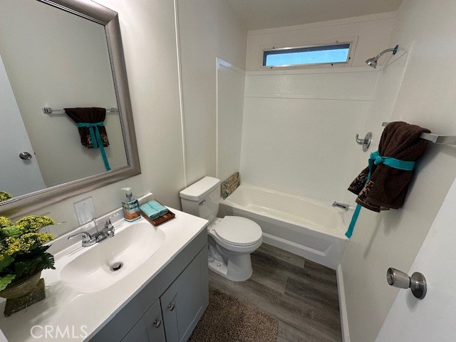 880 N. Lake Street 82