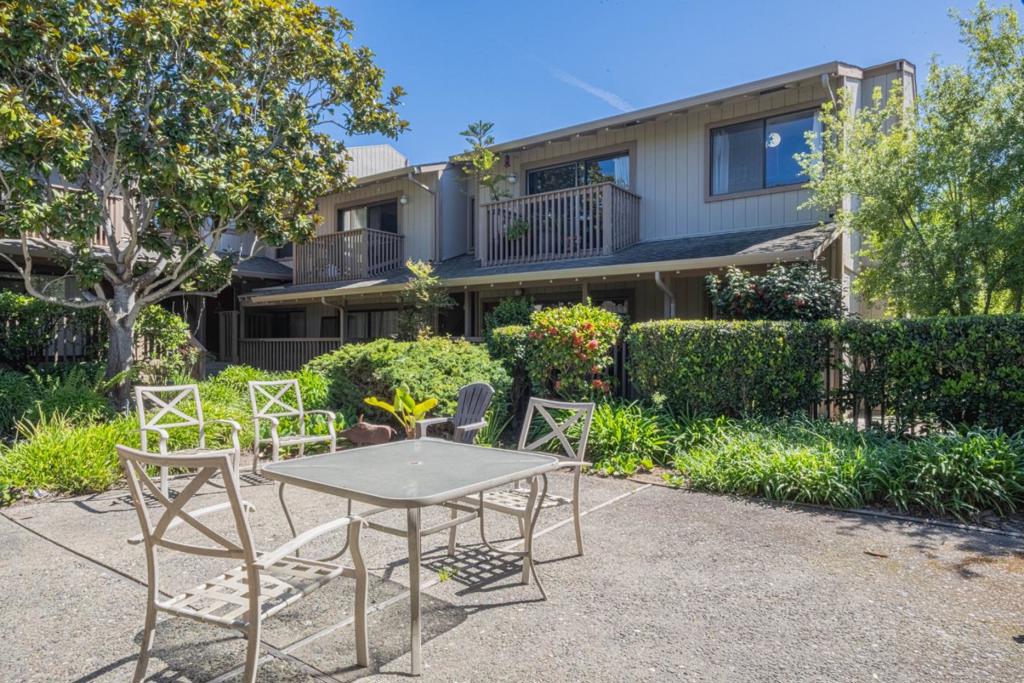 515 Ramona Court 1