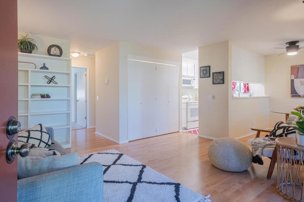 515 Ramona Court 1