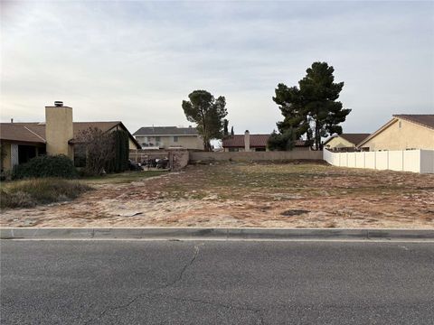 Photo of 13089 Bermuda Dunes Road, Victorville, CA 92395 (MLS # FR26024980)