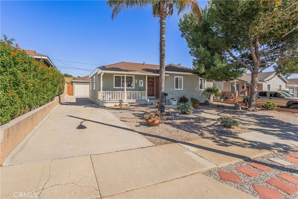 Photo of 1004 Firmona Ave, Redondo Beach, CA 90278 (MLS # AR26056052)