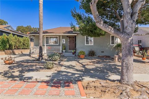Photo of 1004 Firmona Ave, Redondo Beach, CA 90278 (MLS # AR26056052)
