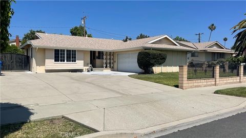 Photo of 1433 W Glenmere ST, West Covina, CA 91790 (MLS # WS26103983)