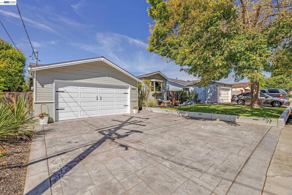 33027 Palmetto Drive