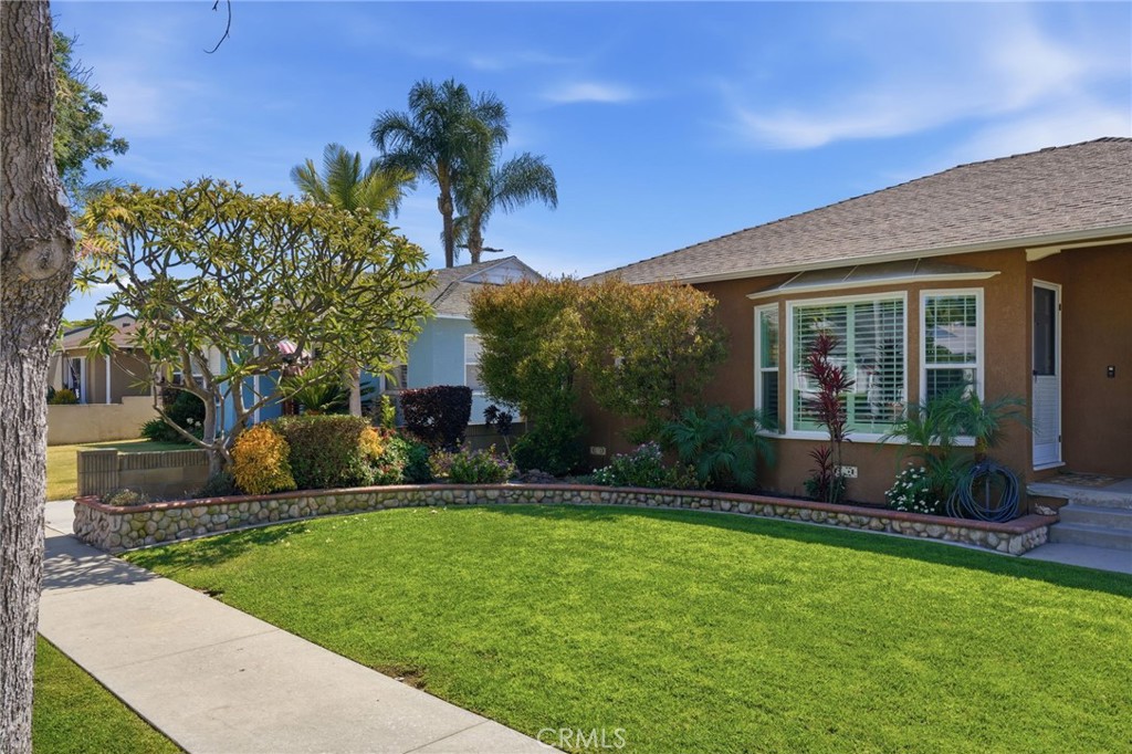 5713 Briercrest