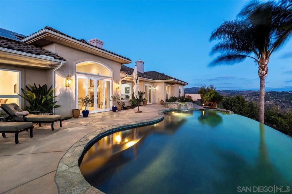 listing image 130725474859994400490