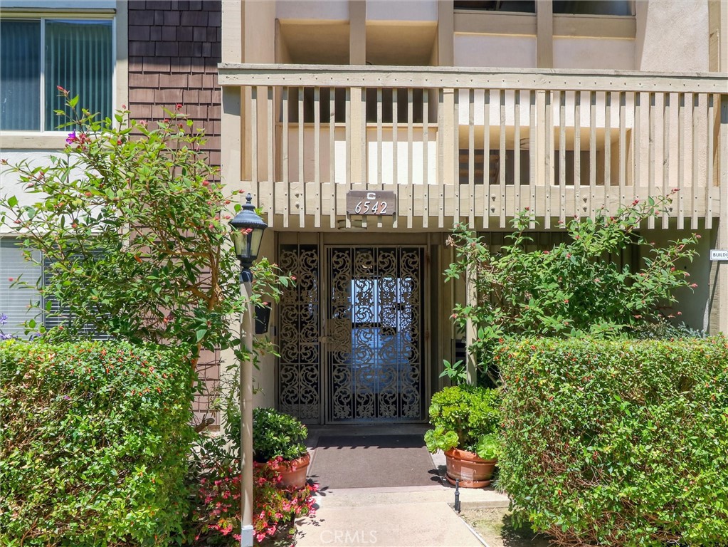 6542 Ocean Crest Drive C104