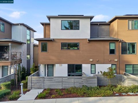 Photo of 156 156 Pioneer Ave, Walnut Creek, CA 94597 (MLS # 41124212)