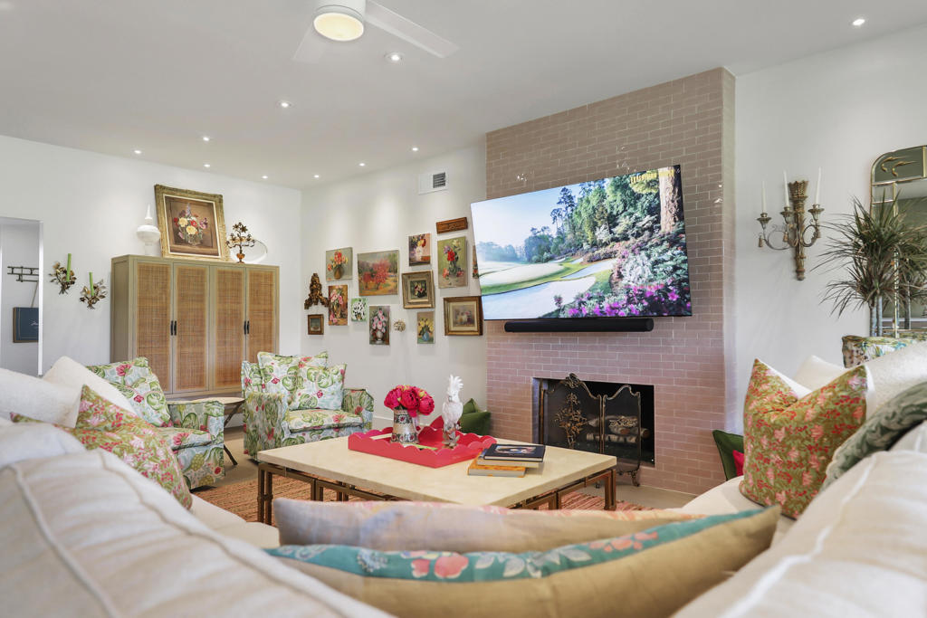 Casa Dorado - Residential
