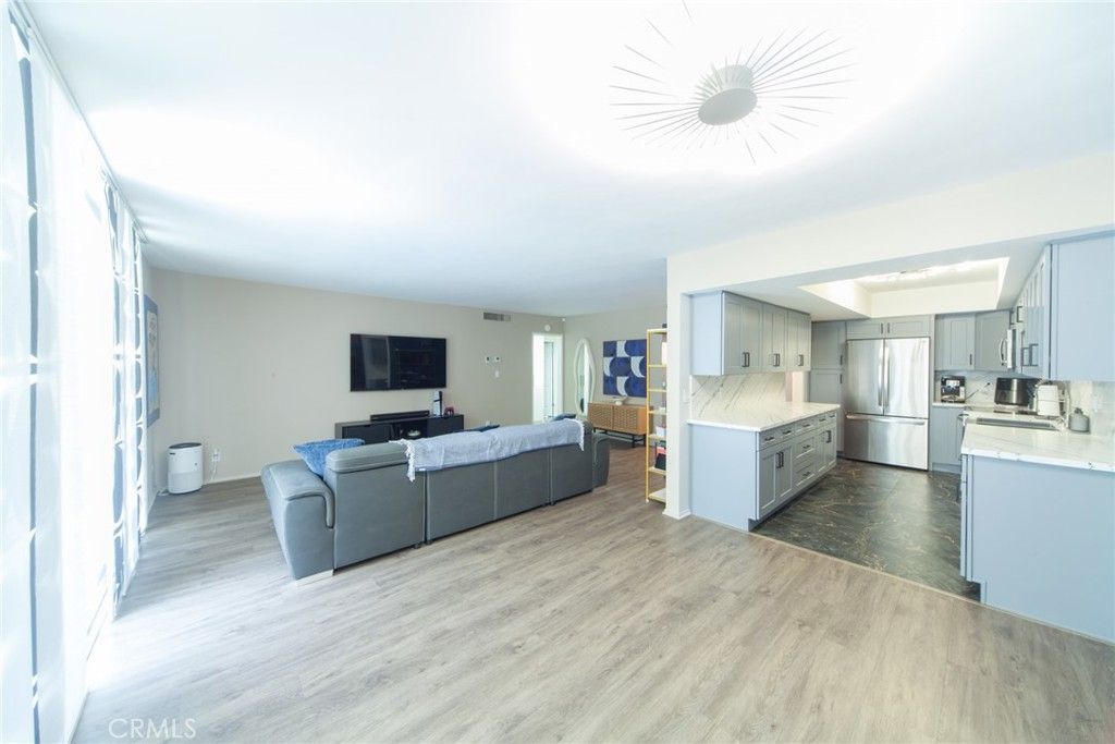 Photo of 7260 Hillside Avenue #207, Los Angeles, CA 90046 (MLS # SR26066217)