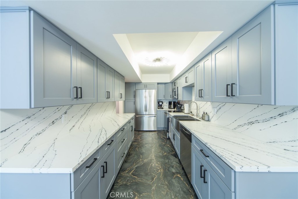 7260 Hillside Avenue 207