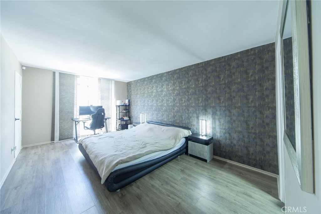 7260 Hillside Avenue 207