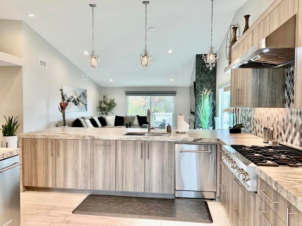 348 Vista Royale Drive