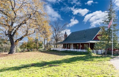 Photo of 47515 Road 620 Rd, Oakhurst, CA 93644 (MLS # FR25271080)