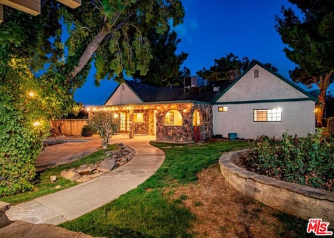 Photo of 4725 W Avenue M6, Lancaster, CA 93536 (MLS # 26860801)