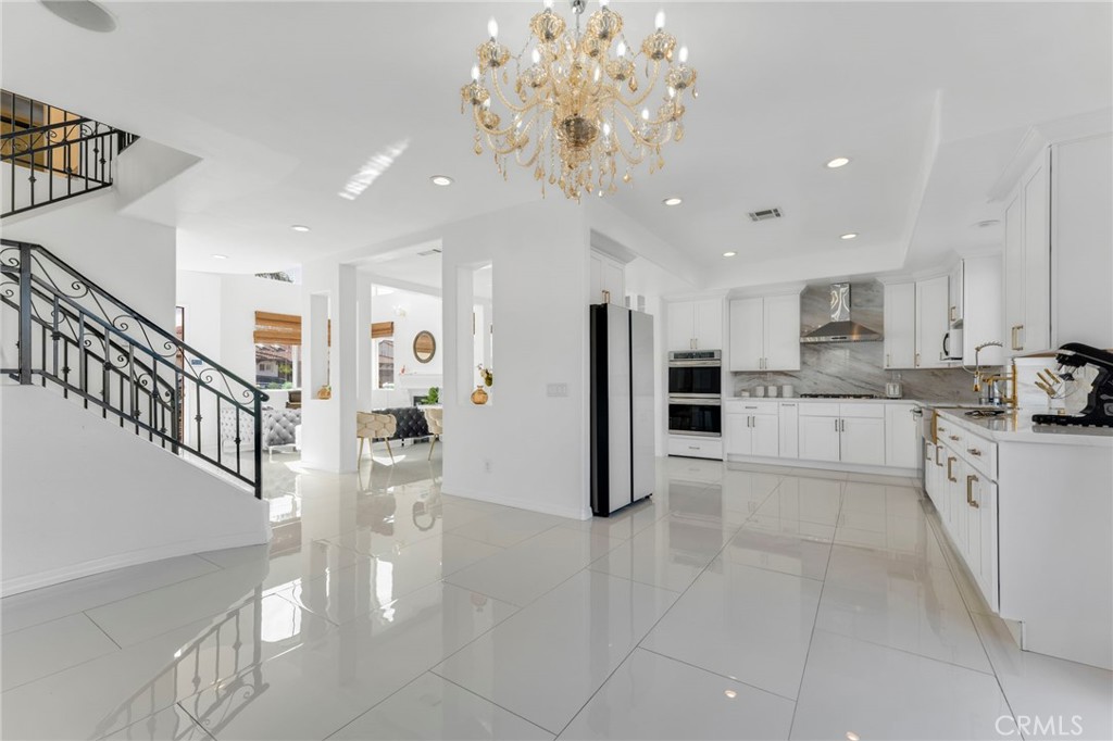 6997 Sale Avenue