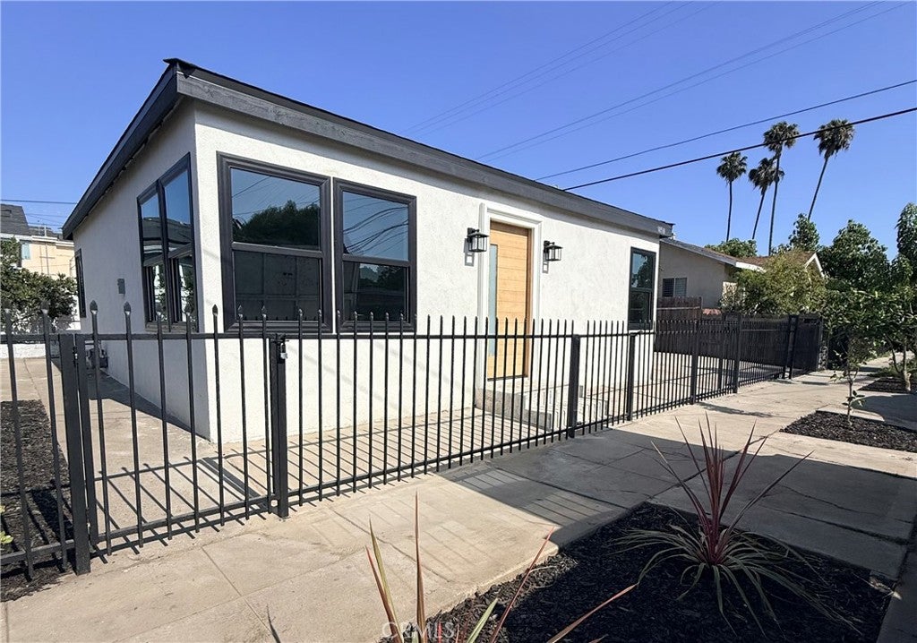 10510 Towne Ave, Los Angeles CA 90003